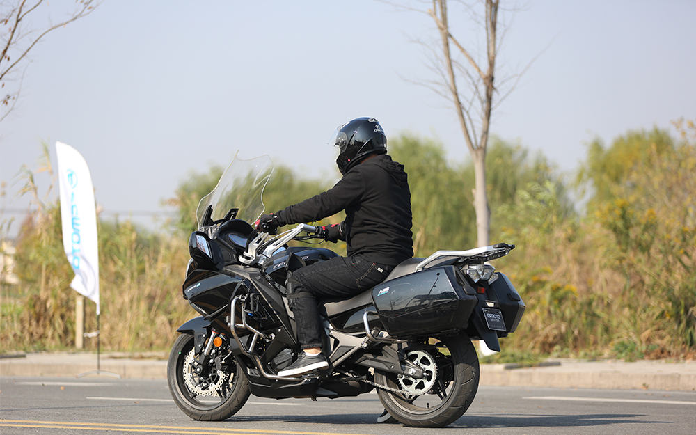 新手入門必看的摩托跑車,配進口電噴發動機,極速126km