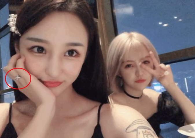 lol:网友希望uzi夺冠后求婚,看了下面的留言笑翻了,小明还小!