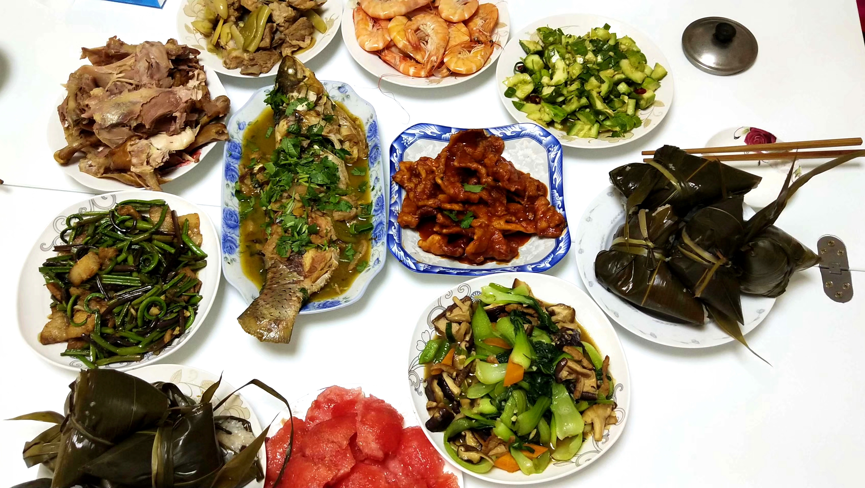 家庭聚餐不知道做啥菜?这些菜是必须有的,合理搭配最重要