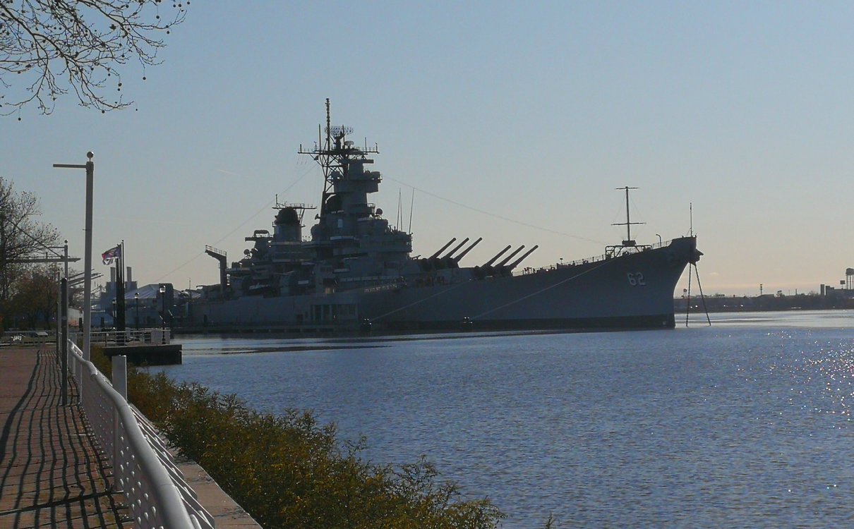 参观美国衣阿华级新泽西号战列舰,热情的美国老兵讲起来没完没了