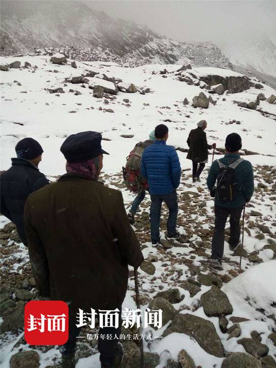 封面独家丨四姑娘山景区:争取春节前将遇难女生抬下来 女生系中山大学