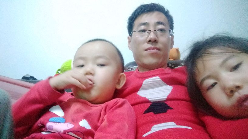 陪孩子一起看儿歌鲨鱼一家