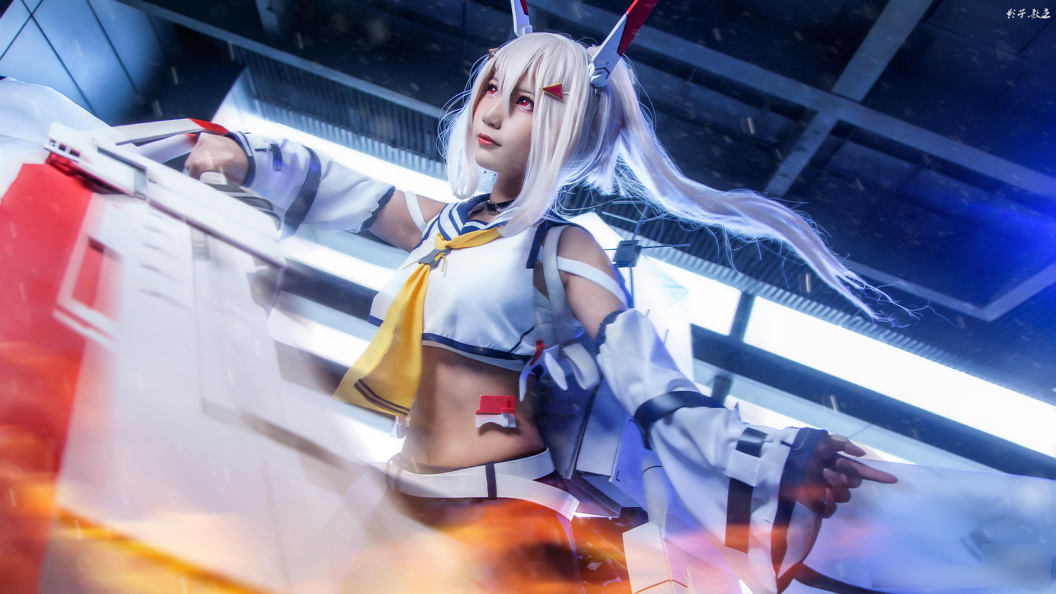 高颜值妹子在漫展上cos碧蓝航线角色绫波!绝对是一道亮眼的风景