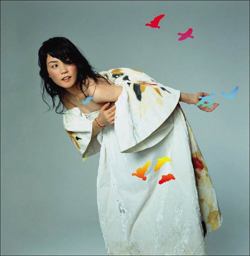 王菲兜兜转转回到谢霆锋身边,她是冷艳天后,亦是需要人懂得女孩