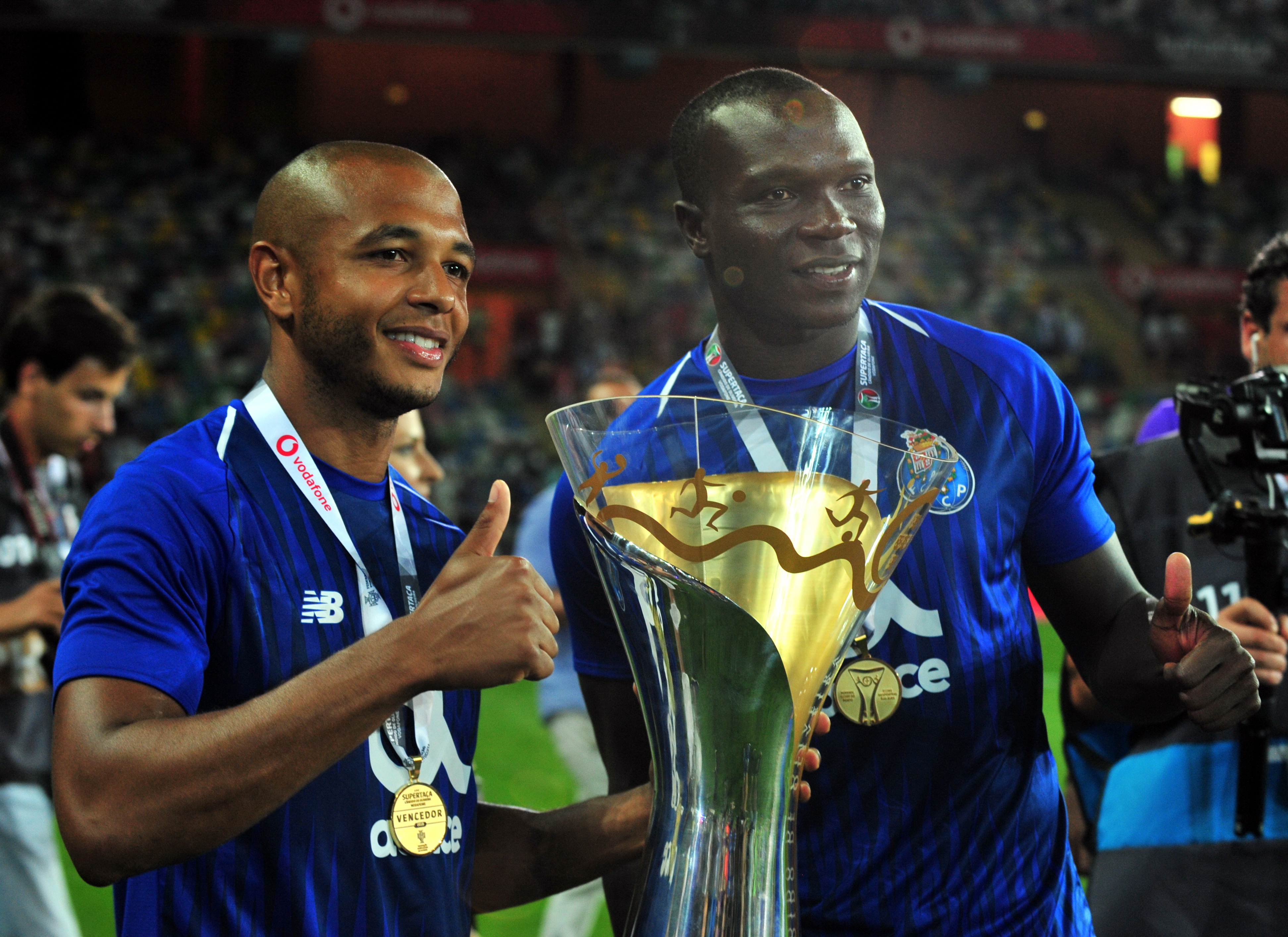 足球——葡萄牙超级杯:波尔图胜阿维斯夺冠(1)