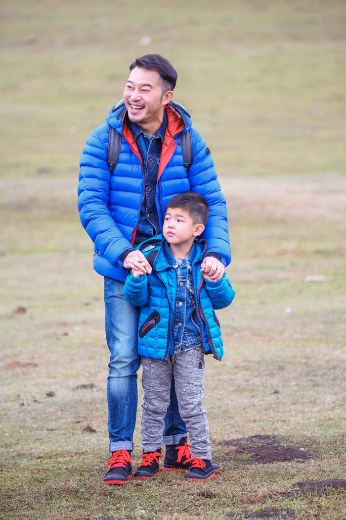 沙溢儿子安吉与小鱼儿近照,颜值变化太大,网友:整容了?