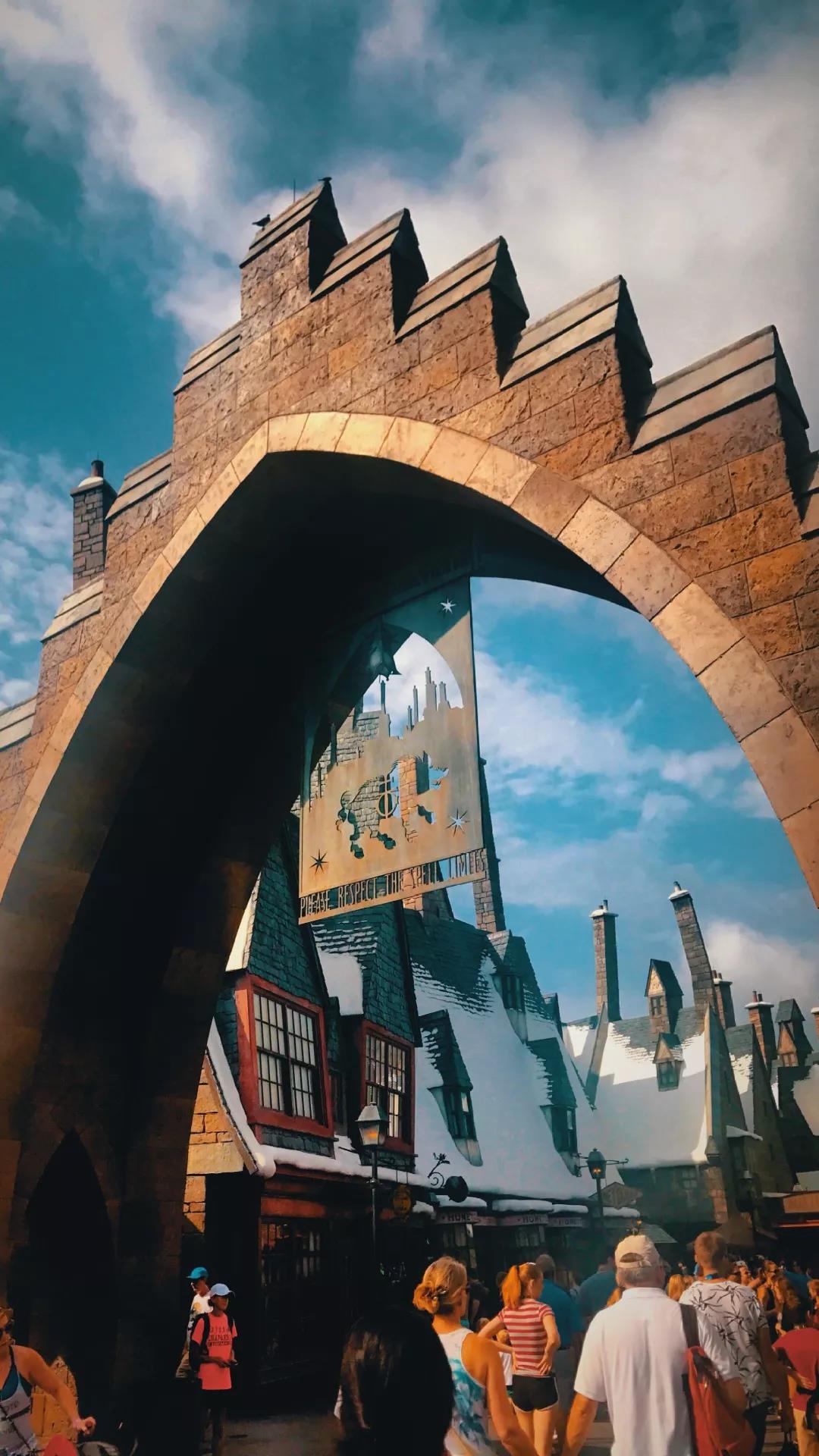 welcome to hogsmeade! 欢迎来到霍格莫德村!