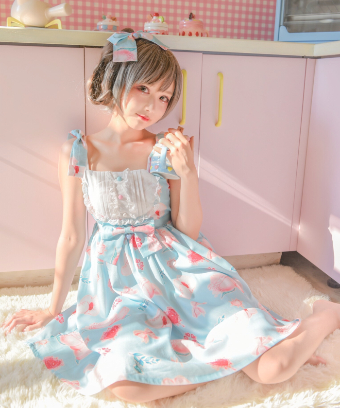 "洛丽塔能让美女变仙女,丑女变成显眼的丑女 "你怎么看?