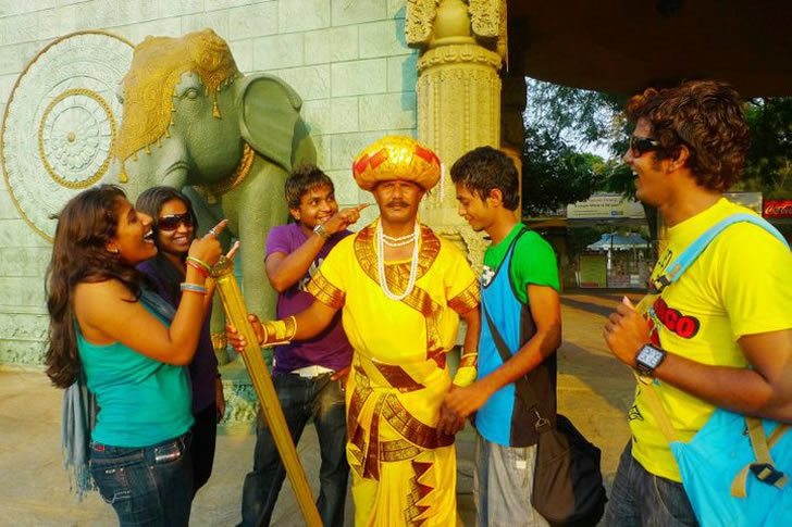 印度的一个"站神",这一站就是33年