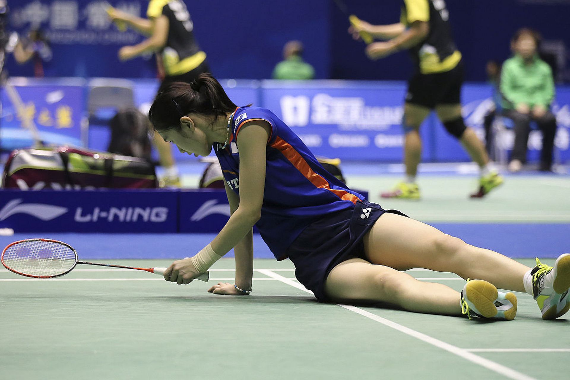 球场上靓丽风景线  刚刚,大堀彩在印尼大师赛以21-16,18-21,21-17