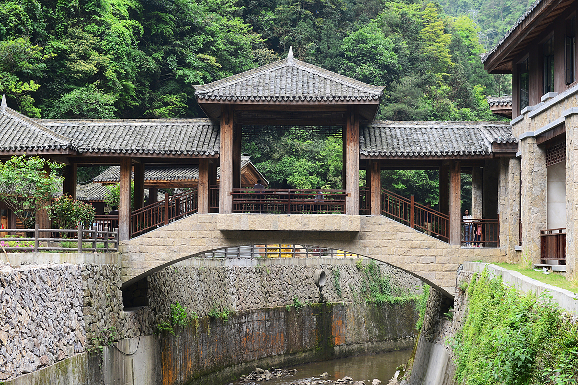 在永嘉县楠溪江,有一处令人陶醉的风景点——永嘉书院.