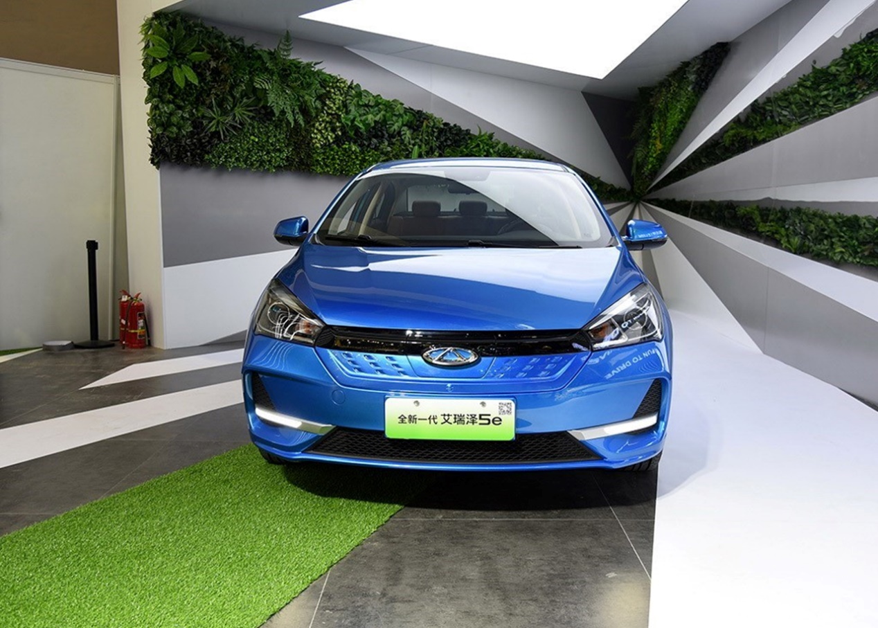 艾瑞泽5e展示了奇瑞的纯电造车功力:续航401km,轴距2670mm