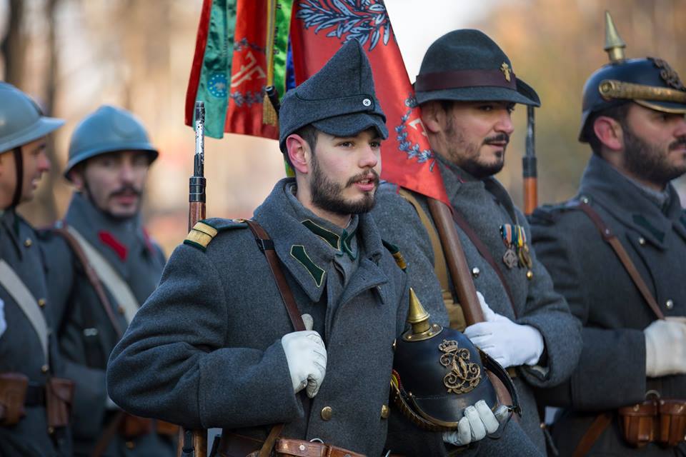 罗马尼亚庆祝独立100周年举行盛大阅兵式