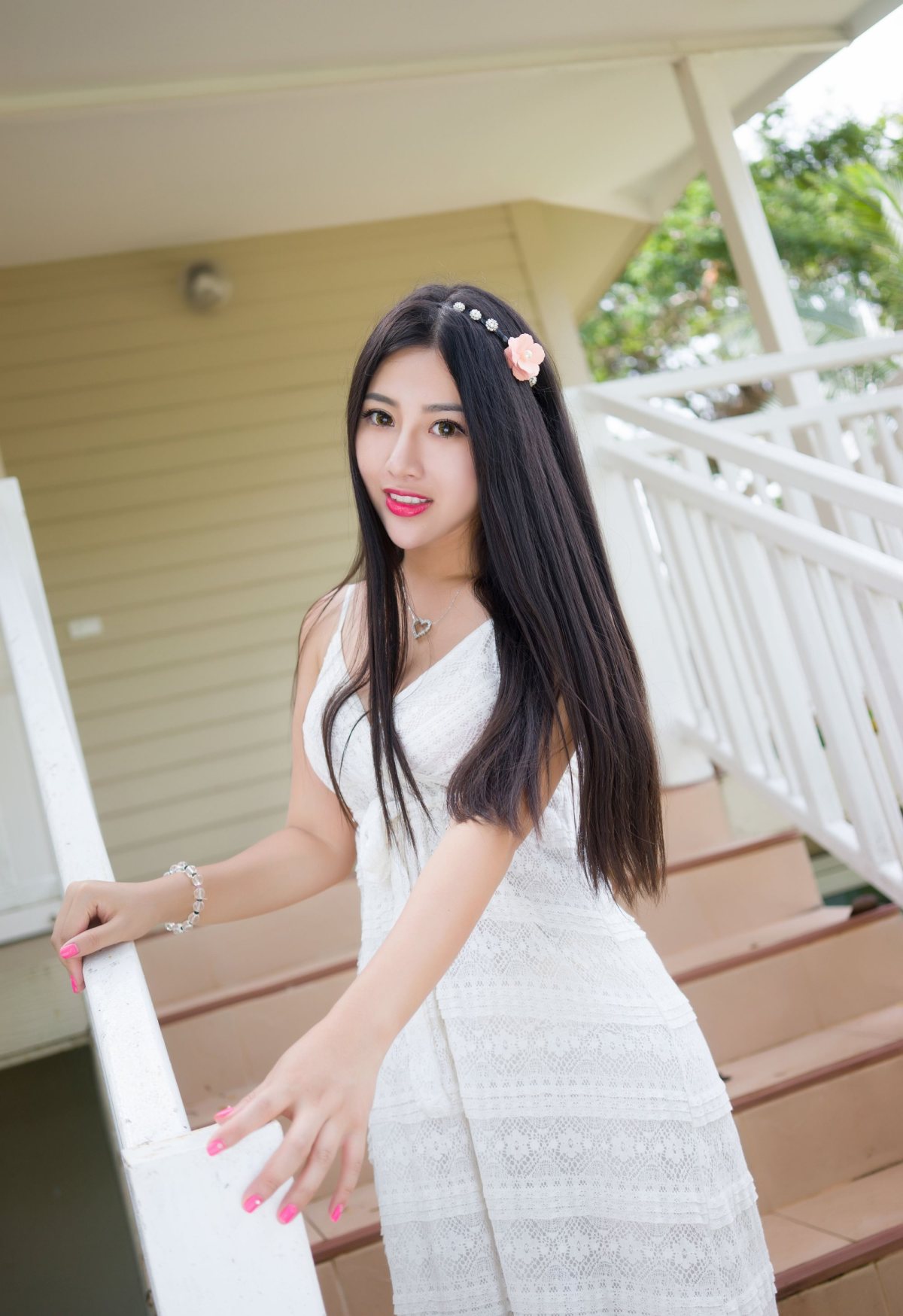 美女永远是男人目光聚焦所在