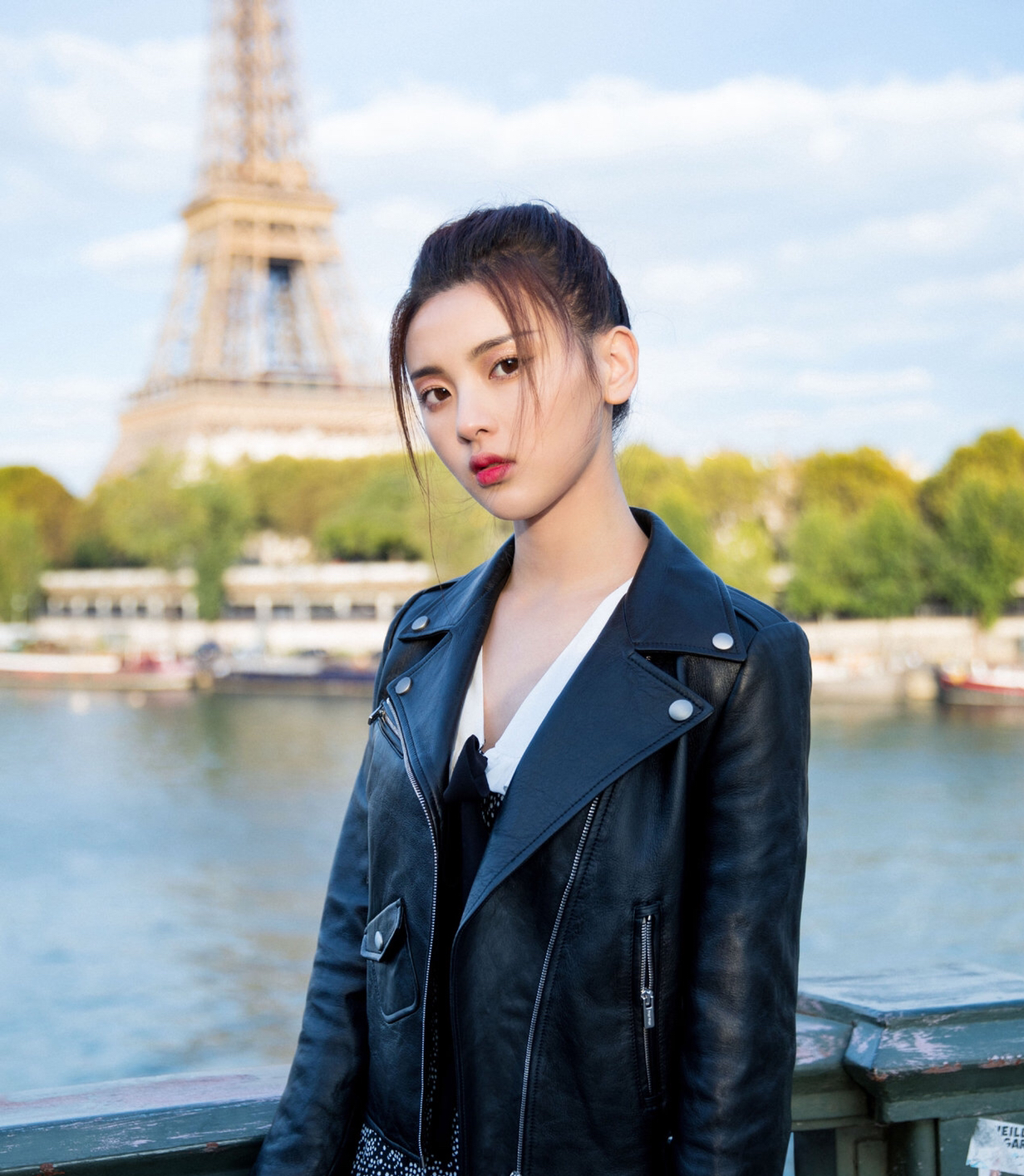 火箭少女杨超越,清纯甜美,获得了不少观众的喜爱