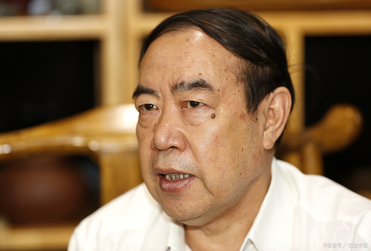 贾浅浅与管笑笑