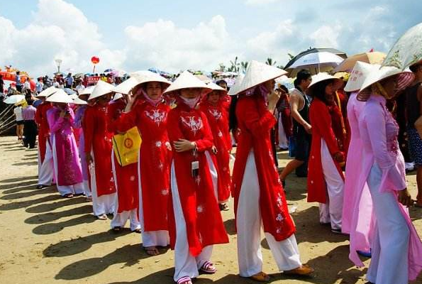 京族也称为越族,民族语言为京语,由于语言因素复杂