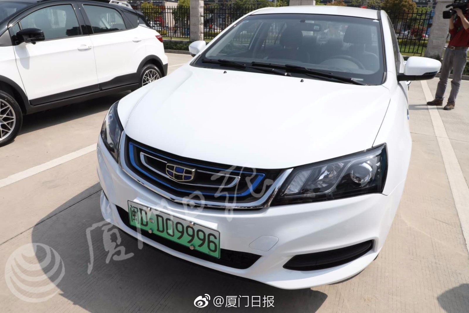 厦门首张新能源专用号牌诞生