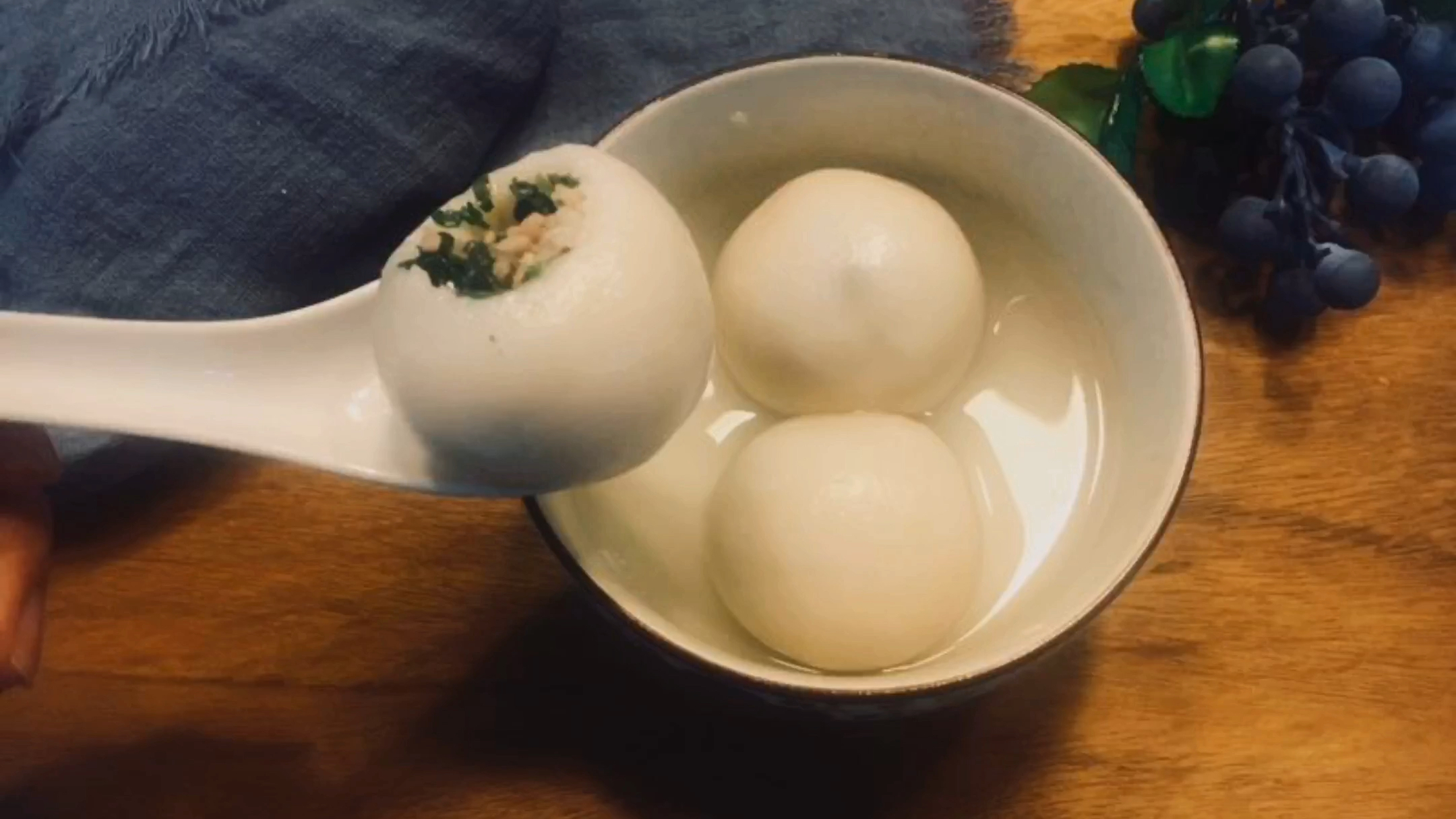 荠菜肉汤圆你吃过吗?软糯鲜美,实在太香了!
