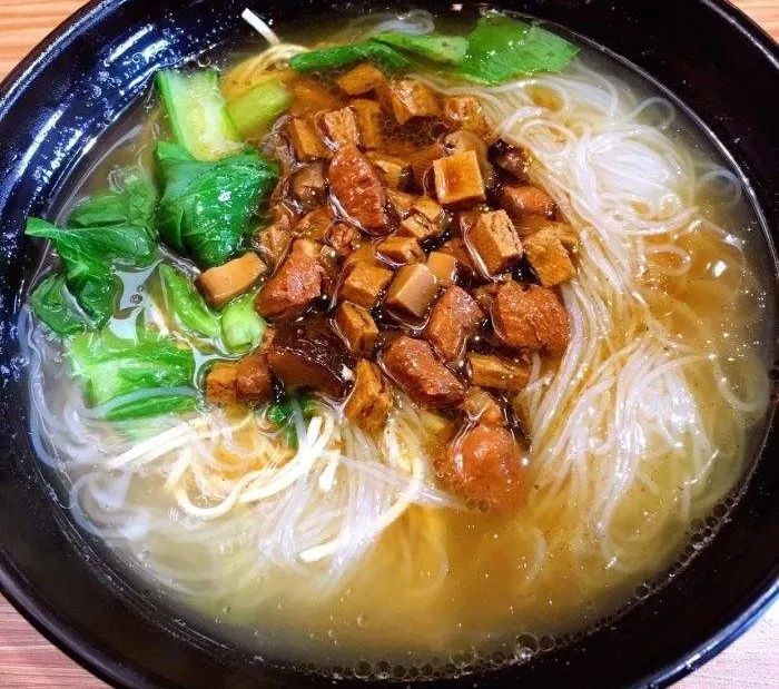 它名叫米线,却似乎出自北方