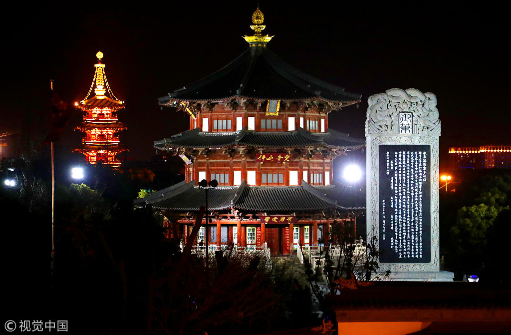 江蘇蘇州寒山寺全面亮燈 迎第40屆新年聽鐘聲活動