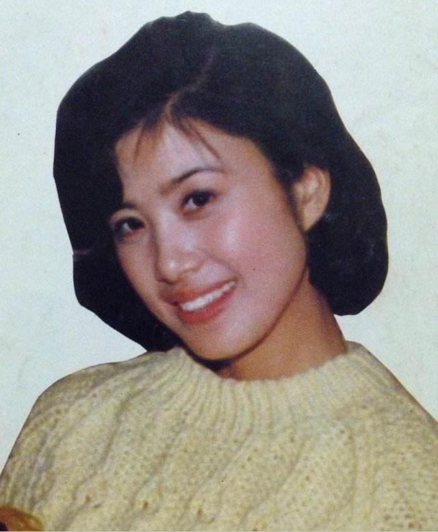 吴玉华从小立志当演员,前夫是知名导演,现与画家结婚家庭幸福
