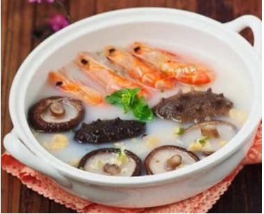 酒店年夜菜上的高级汤菜对虾海参汤,小编教你在家就能做