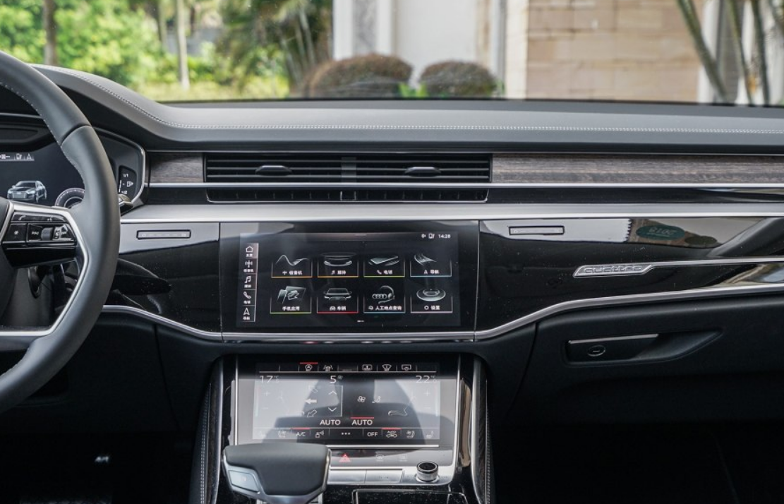 成功人士最喜欢的车奥迪a82018款a8l尊贵型,全触摸中控屏.