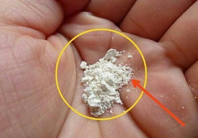 几天不洗头,发痒又油腻?洗头时扔点"它",光滑又润泽