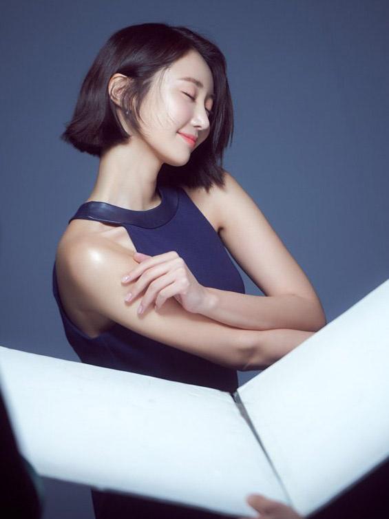 高俊熙厉害了!剪"樱桃丸子头"搭配元气运动装,尽显娇俏少女味