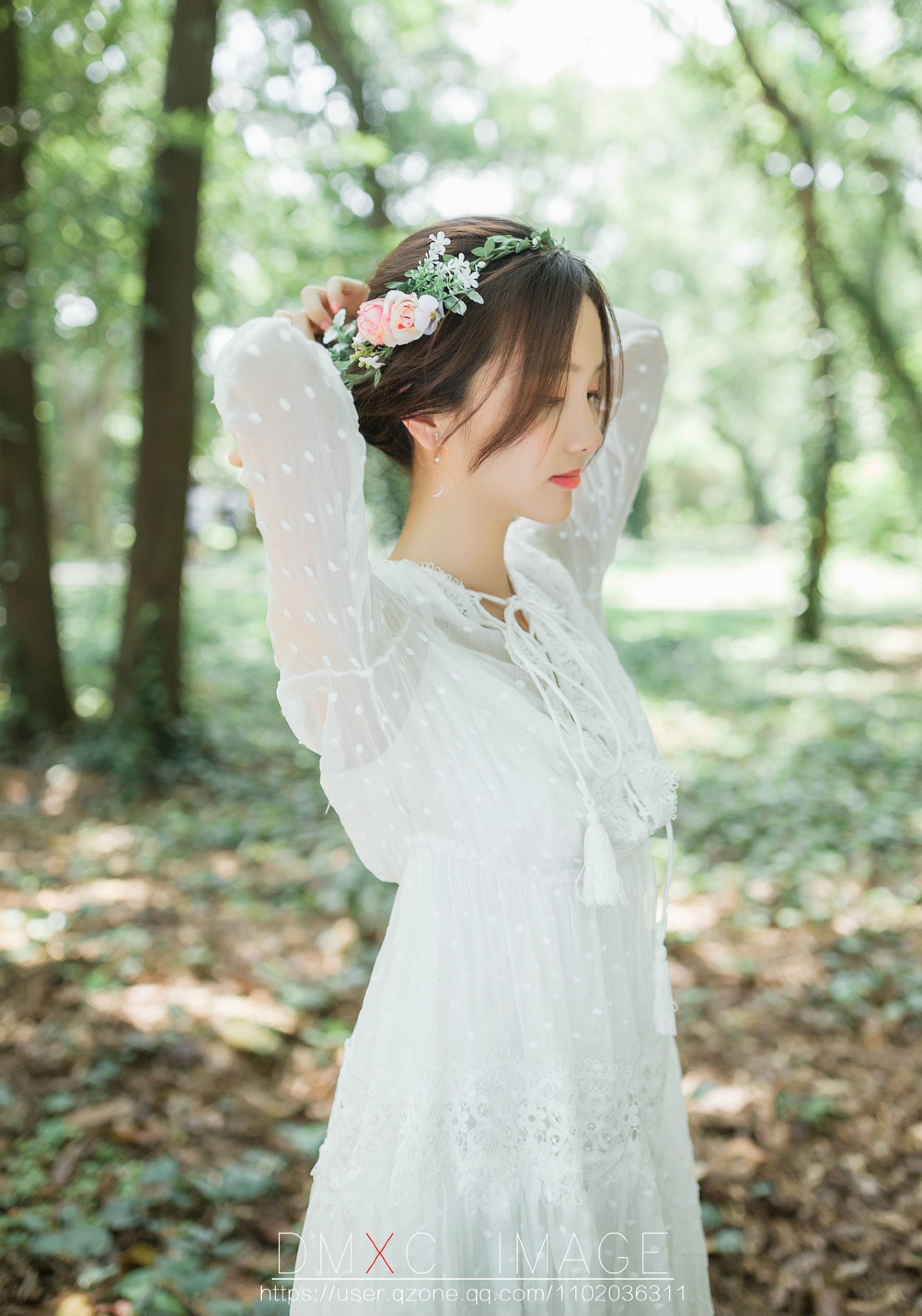 艺术摄影:阳光下的女孩 甜美的笑容如沐春风!