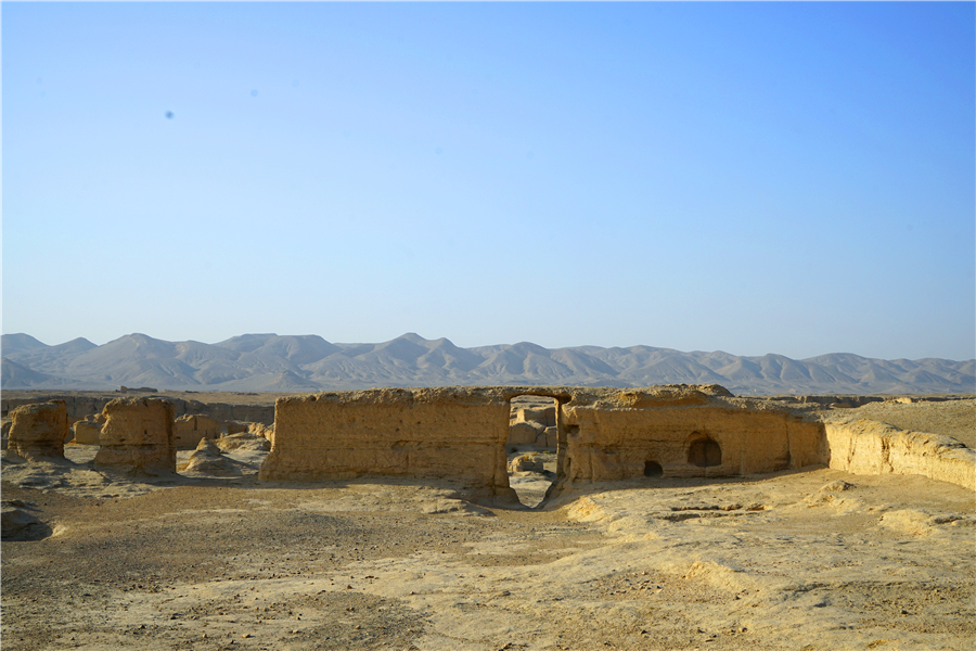 新疆"交河故城",被挖掘的同时期300个"婴儿墓"之谜