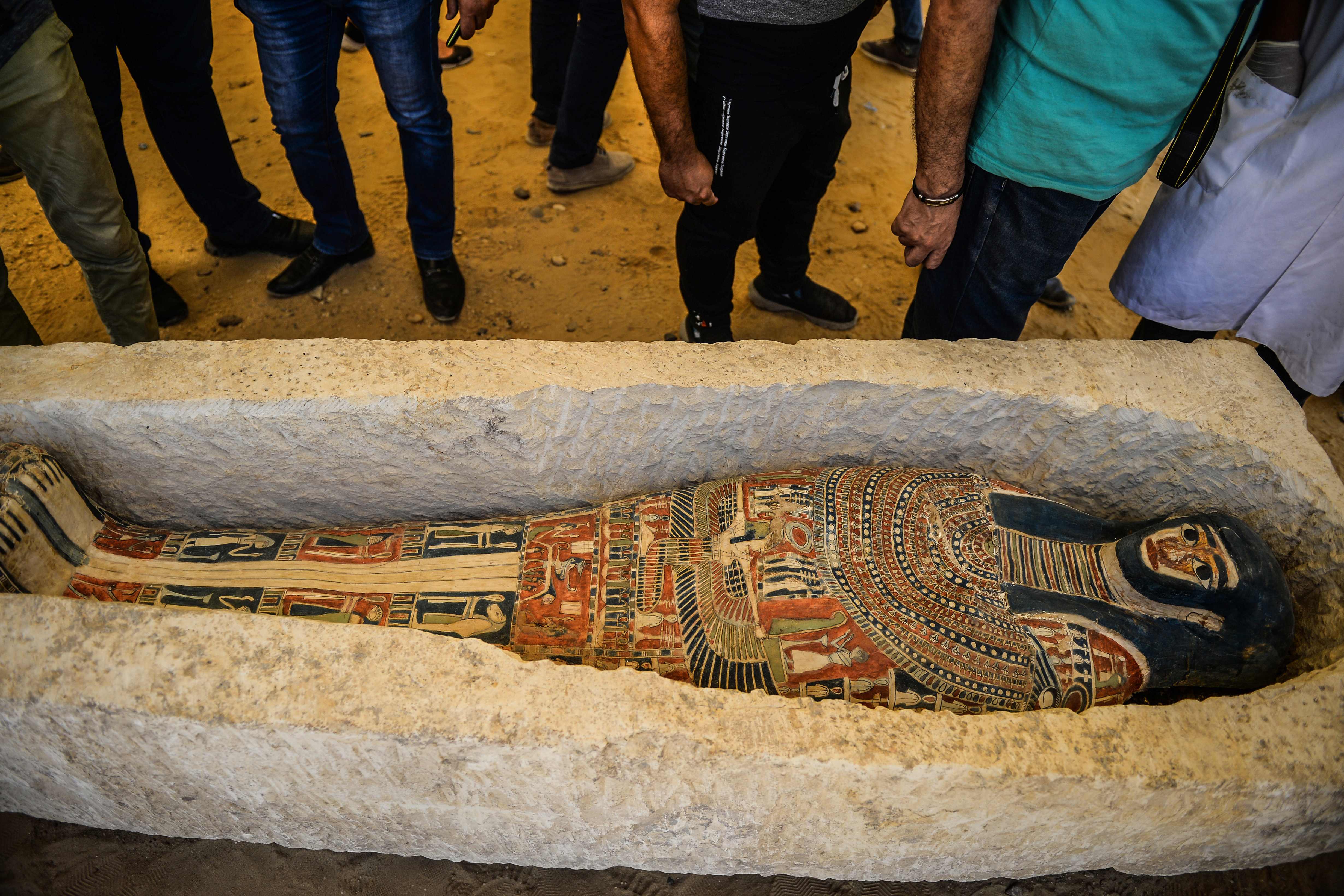 埃及4500年历史的弯曲金字塔内部墓室向游客开放(18)