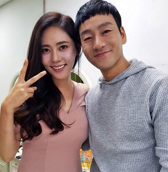 《监狱生活》与郑秀晶搭档的朴海秀宣布将结婚,新娘小6岁圈外人