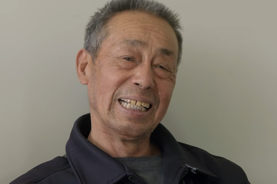 儿子拔掉身上的气管,老父亲笑中含泪:他能正常呼吸了