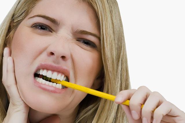 张嘴下巴就疼,挂钩响,活动异常,需警惕颞下颌关节紊乱(上)