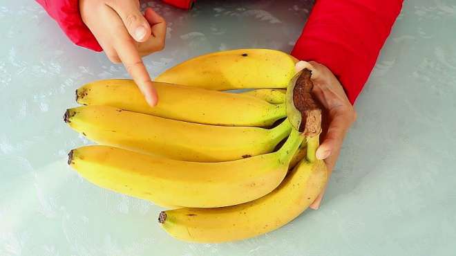 [图]香蕉买回来不熟怎么办？教你一招，用它催熟效果还不错