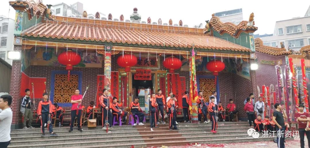 湛江赤坎百姓村年例大巡游盛典,百人穿令箭,飘色,精彩纷呈