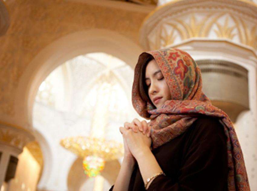 迪拜土豪反问中国美女:想嫁迪拜可以,但这一点你能做到吗?