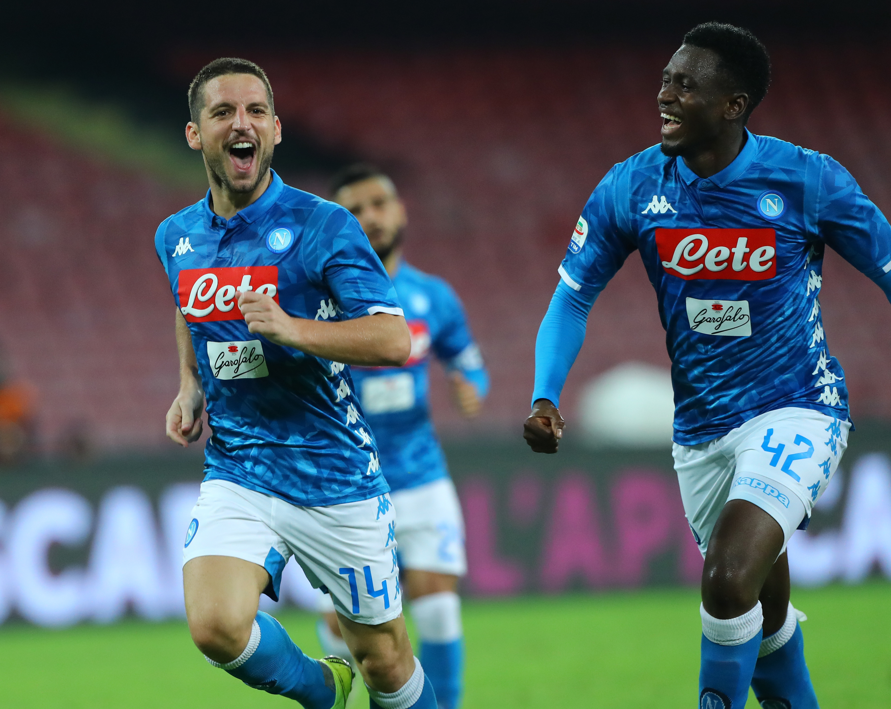 新华社照片,那不勒斯,2018年11月3日    (体育)(6)足球——意甲