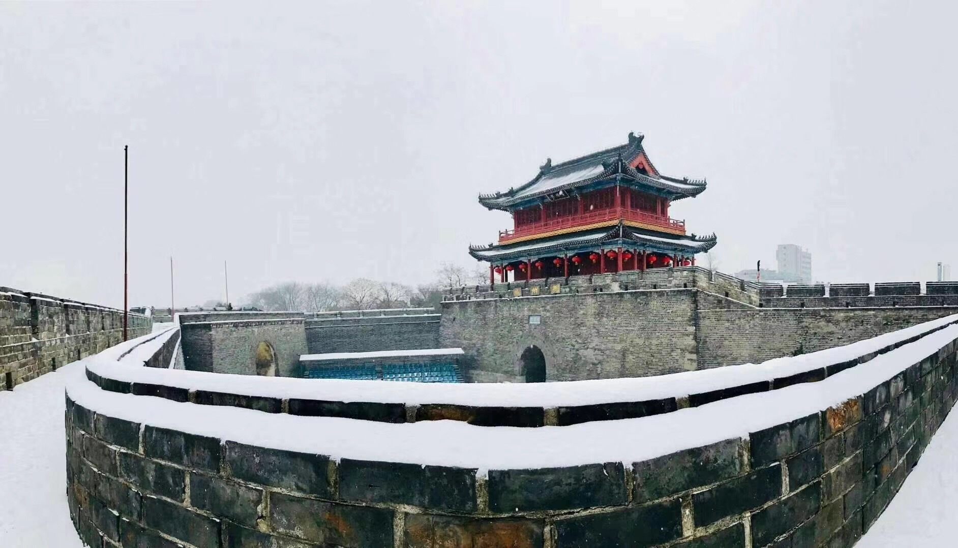 快来看!雪后的荆州城,宛如披着细纱的少女!