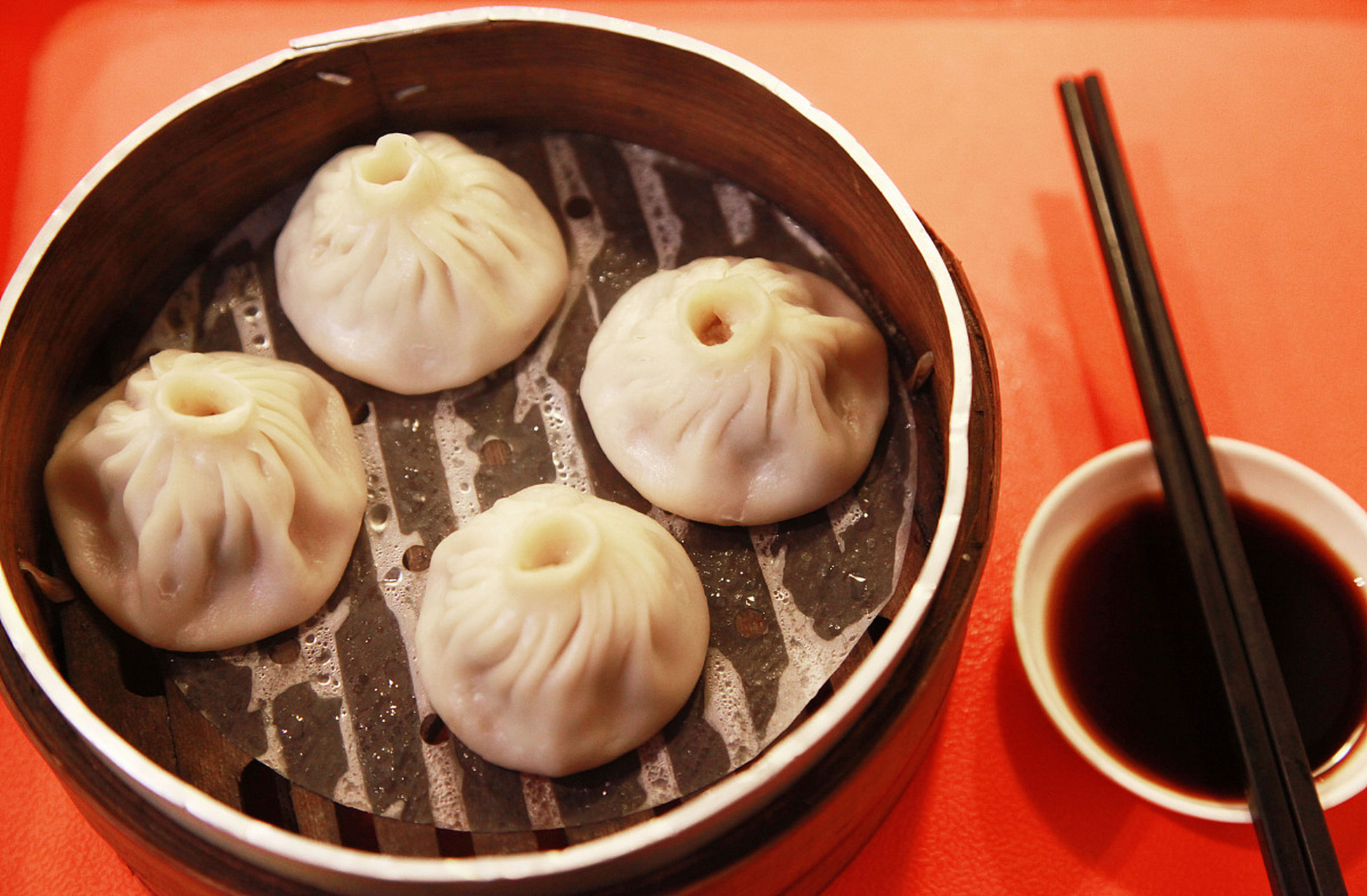 说起南京,先想到的自然是鸭血粉丝汤与小笼包,但我对鸭血粉丝汤不感