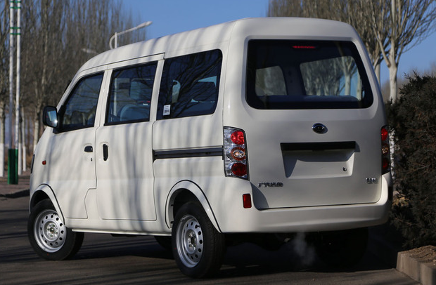 视觉效果非常出色,广汽吉奥星旺,有着很强的冲击力