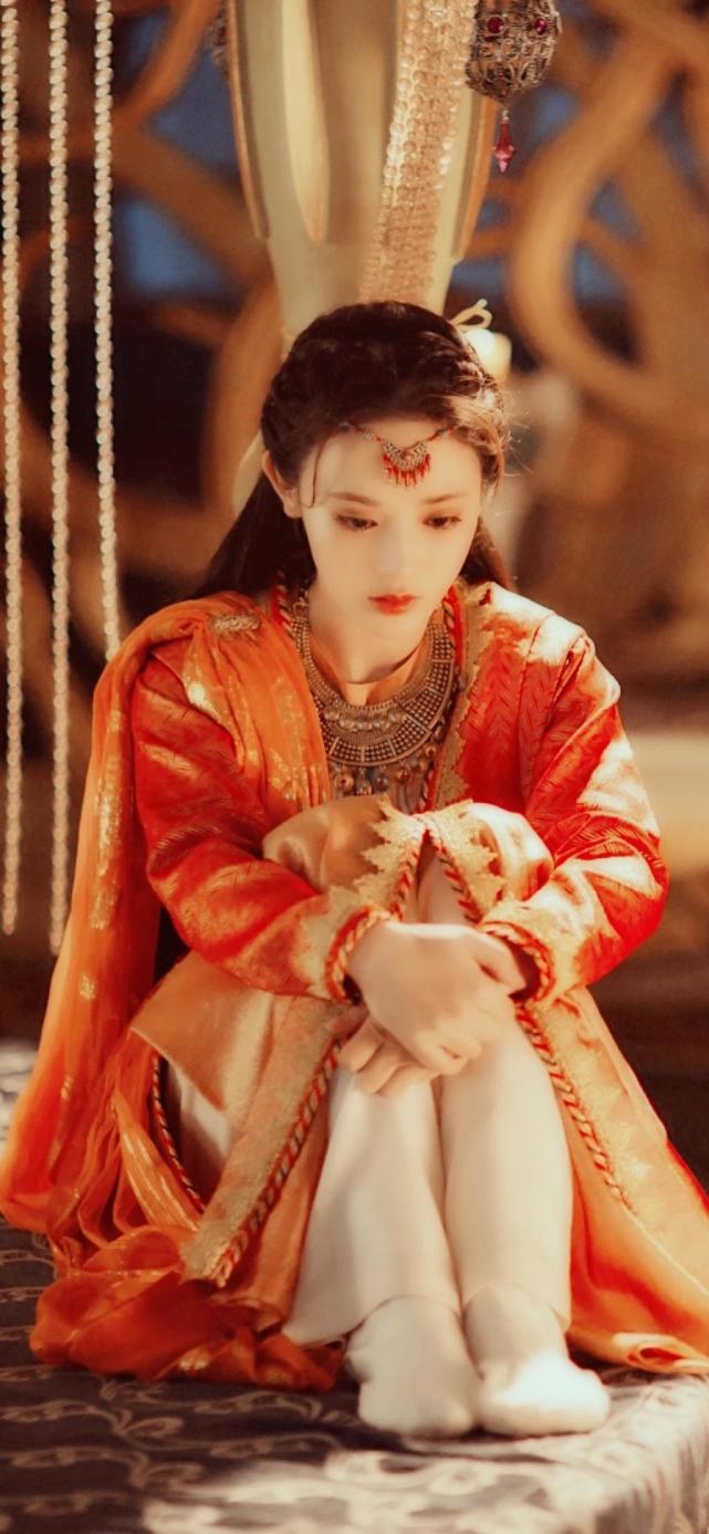 《东宫》小枫刚刚出场异域风情很美,不过换了造型就一般了