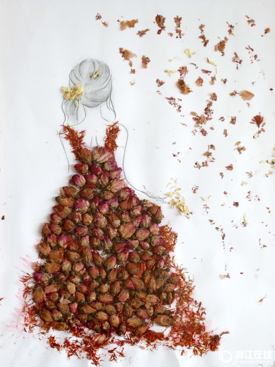 有才!护士中药作画(组图)