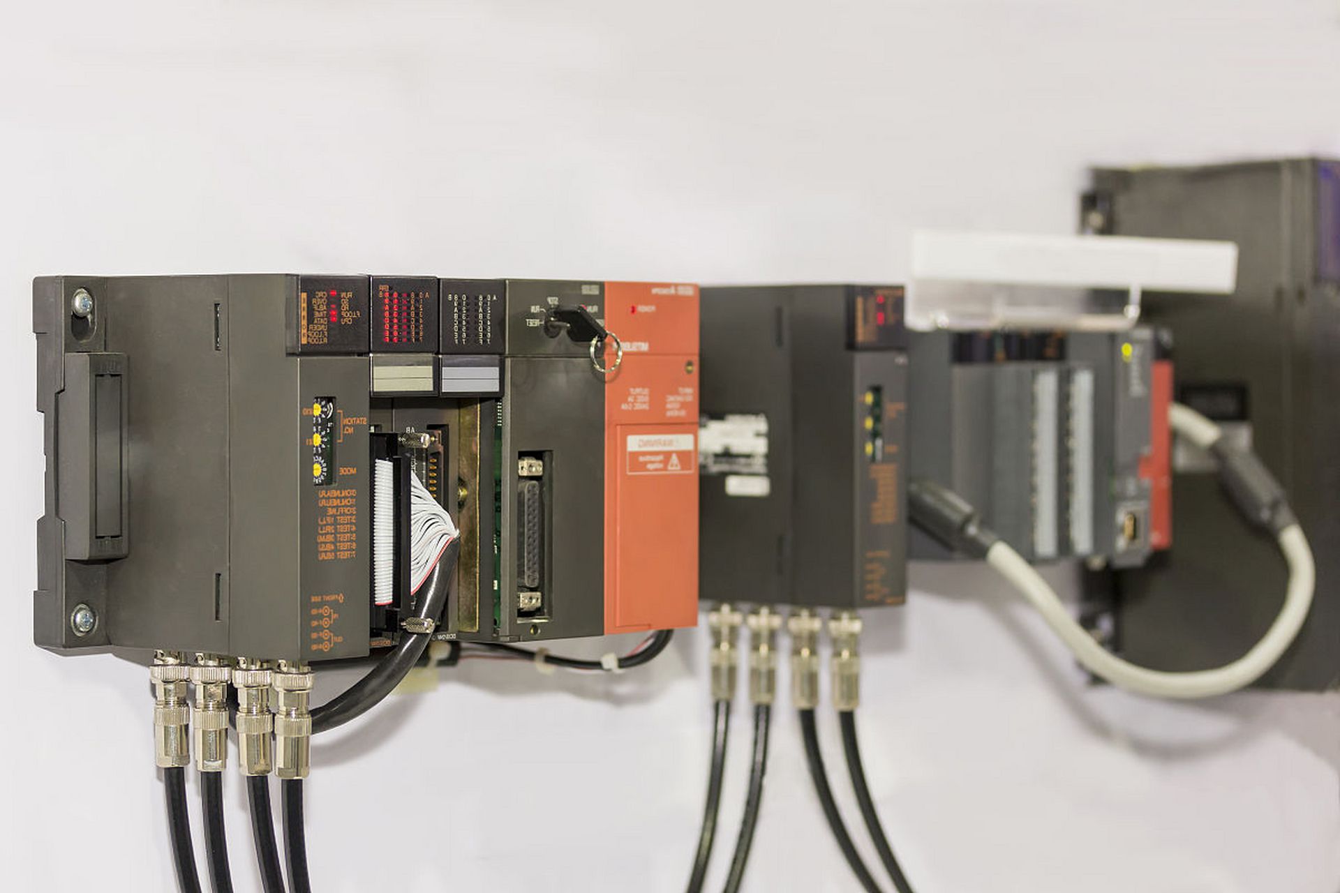 职场技能争霸赛# 多摩川伺服驱动器电路板的常见故障及维修方法包括