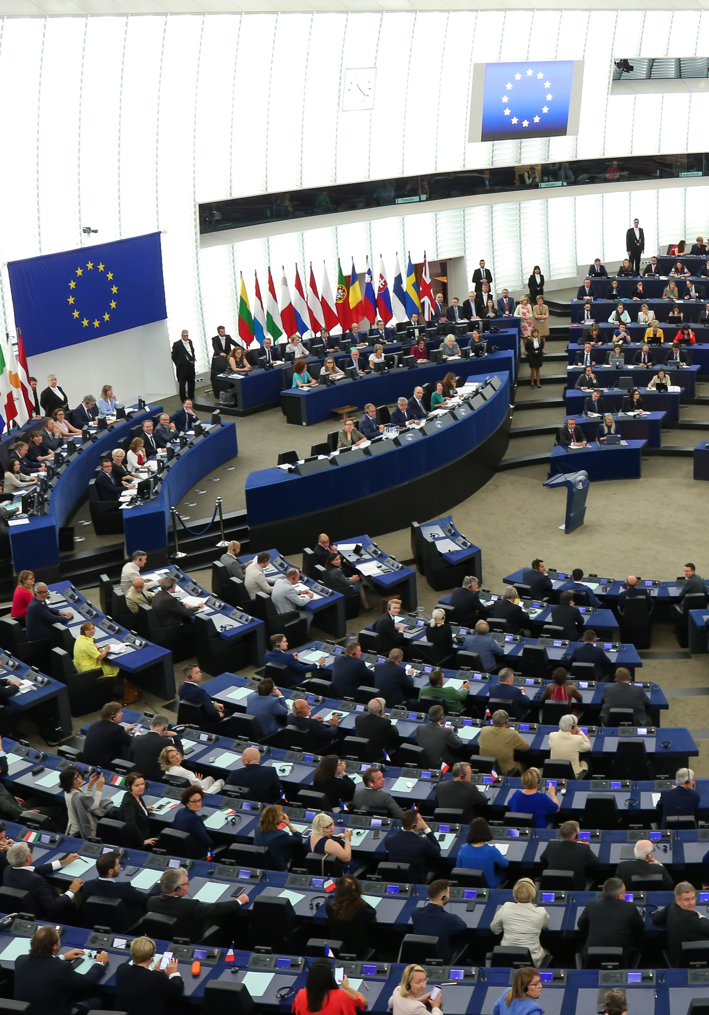 当日,新一届欧洲议会第一次全体会议在