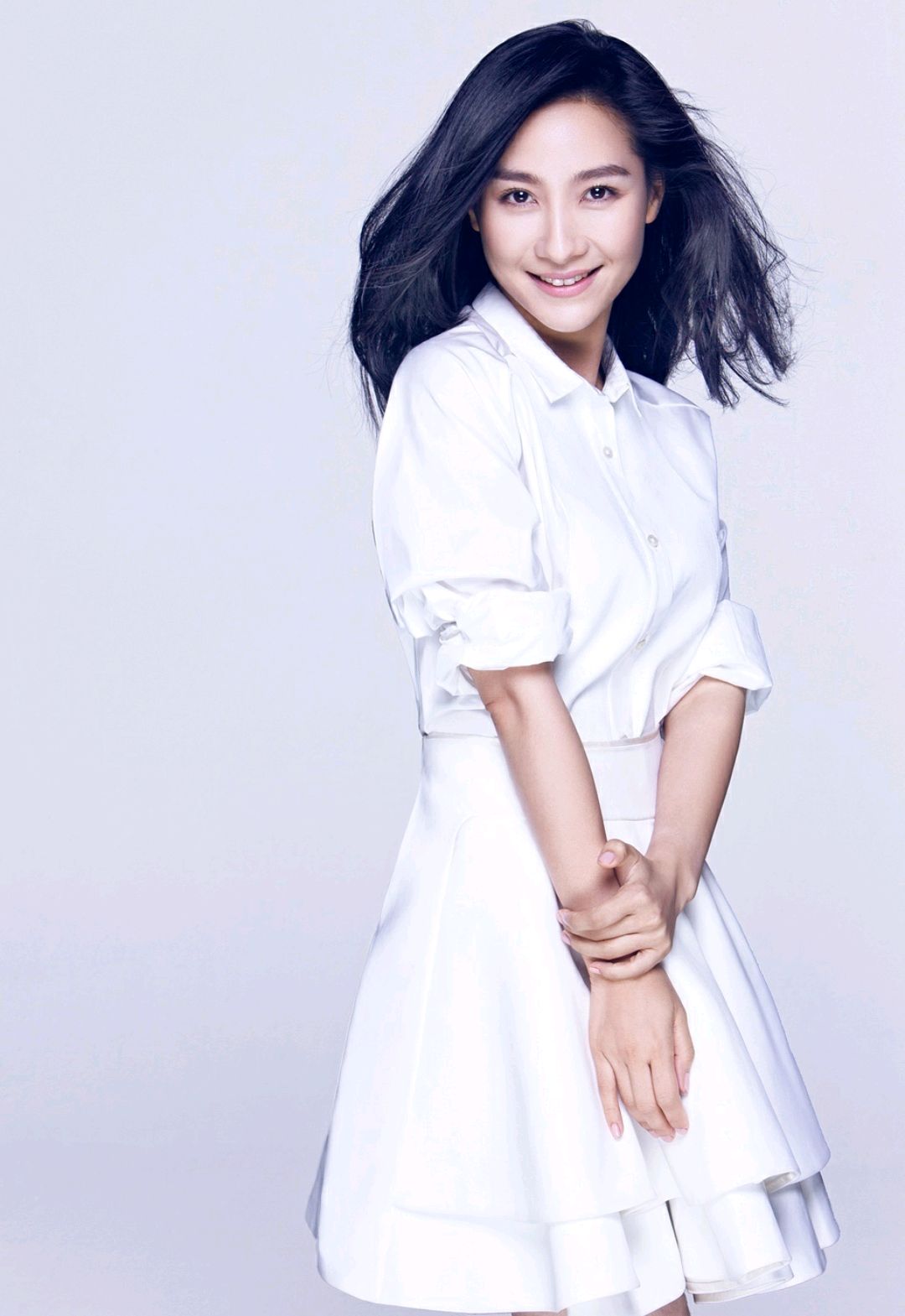 《甄嬛传》安陵容陶昕然拍写真,皮肤白皙展优雅气质