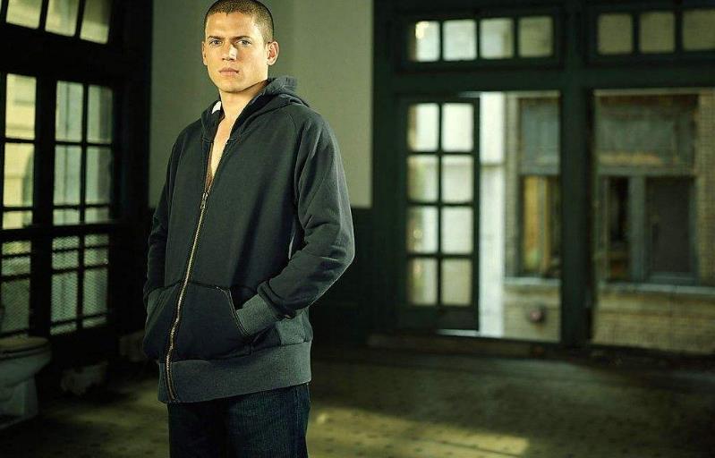 《越狱》:不愧是一个人撑起一部剧的颜值其实第一季是最经典最棒的.