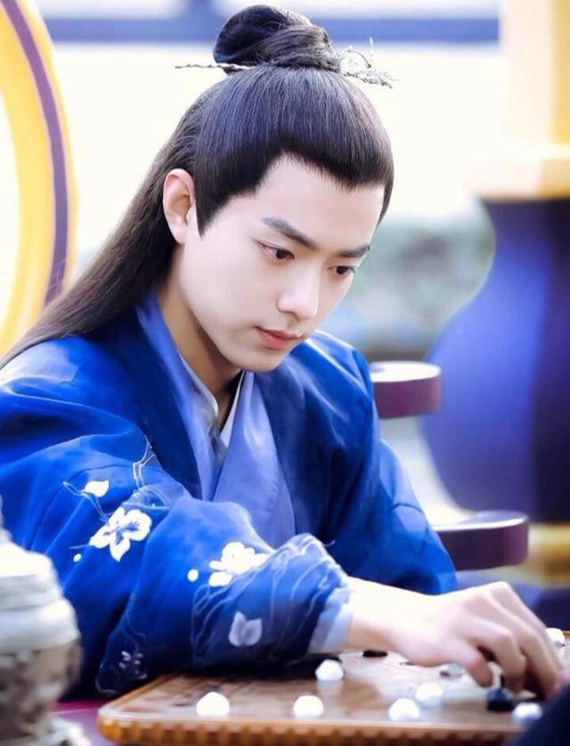当红的待遇!宝藏男孩肖战在《捉妖记》当群演的镜头都被扒出来了